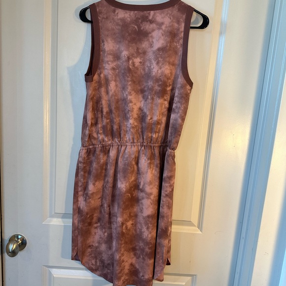 Athleta Rincon Evian Rose Pink Printed Marble Athletic Dress, size Small - Picture 8 of 9